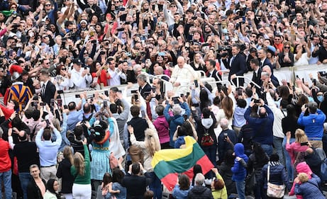 VATICAN CITY, VATICAN, MARCH 31: Pope Francis greets the faithful at the end of the Easter Sunday Mass in St. Peter's Square in Vatican City, Vatican, on March 31, 2024.Easter is a Christian festivity which celebrates the resurrection of Jesus on the third day of his death by crucifixion. (Photo by Isabella Bonotto/Anadolu via Getty Images)