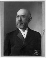 Businessman Isidor Straus, owner of R.H. Macy and Company.   Wendy Rush, wife of OceanGate CEO Stockton Rush, is the great-great-granddaughter of Straus. Straus and his wife, Ida, drown when the Titanic sank in 1912.